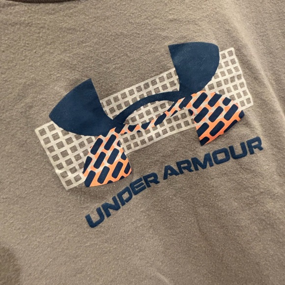 Under Armour Gray Long Sleeve Shirt - Picture 5 of 5